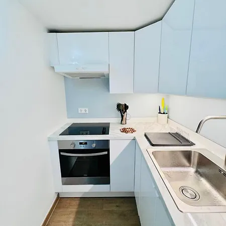 Beautiful With A Terrace Apartment *